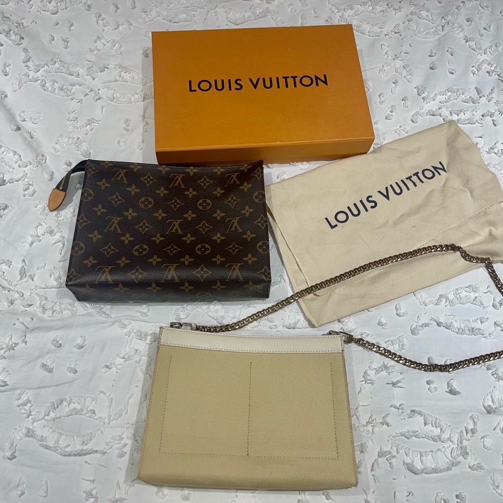 AUTHENTIC Louis Vuitton Toiletry 26-Clutch/Crossbody/Shoulder bag-Excellent